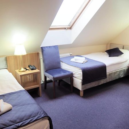 Hotel Awis Kutno Eksteriør bilde