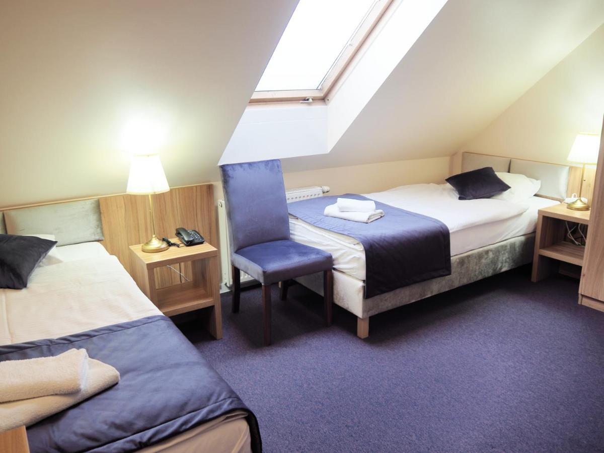 Hotel Awis Kutno Eksteriør bilde