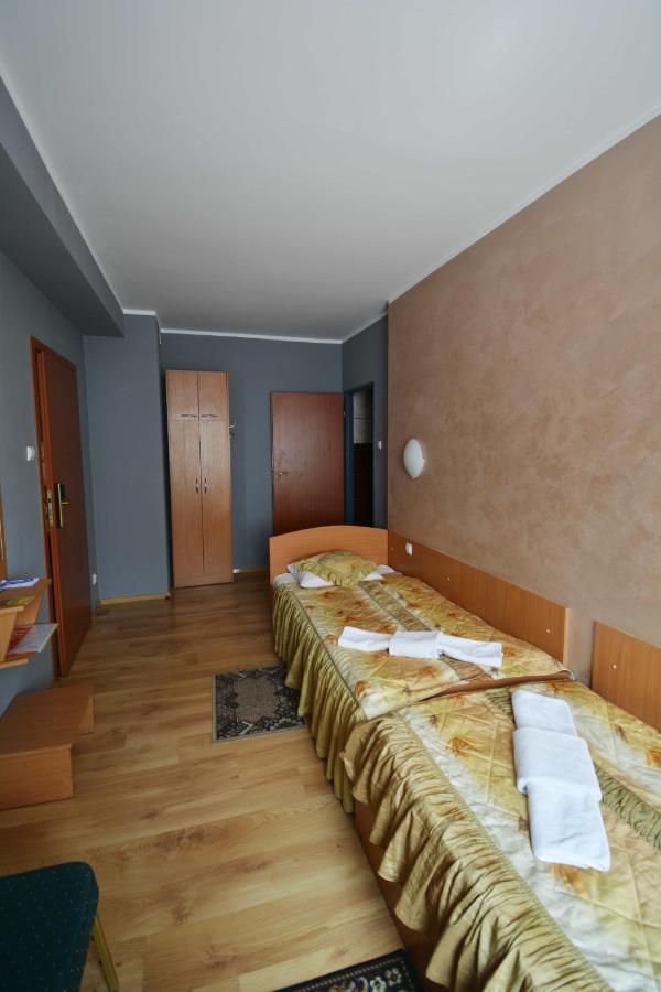 Hotel Awis Kutno Eksteriør bilde
