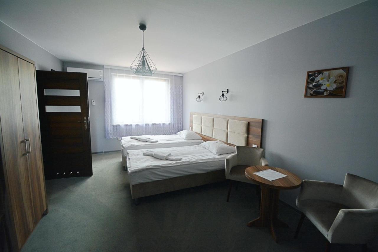 Hotel Awis Kutno Eksteriør bilde