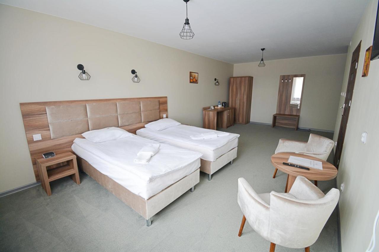 Hotel Awis Kutno Eksteriør bilde