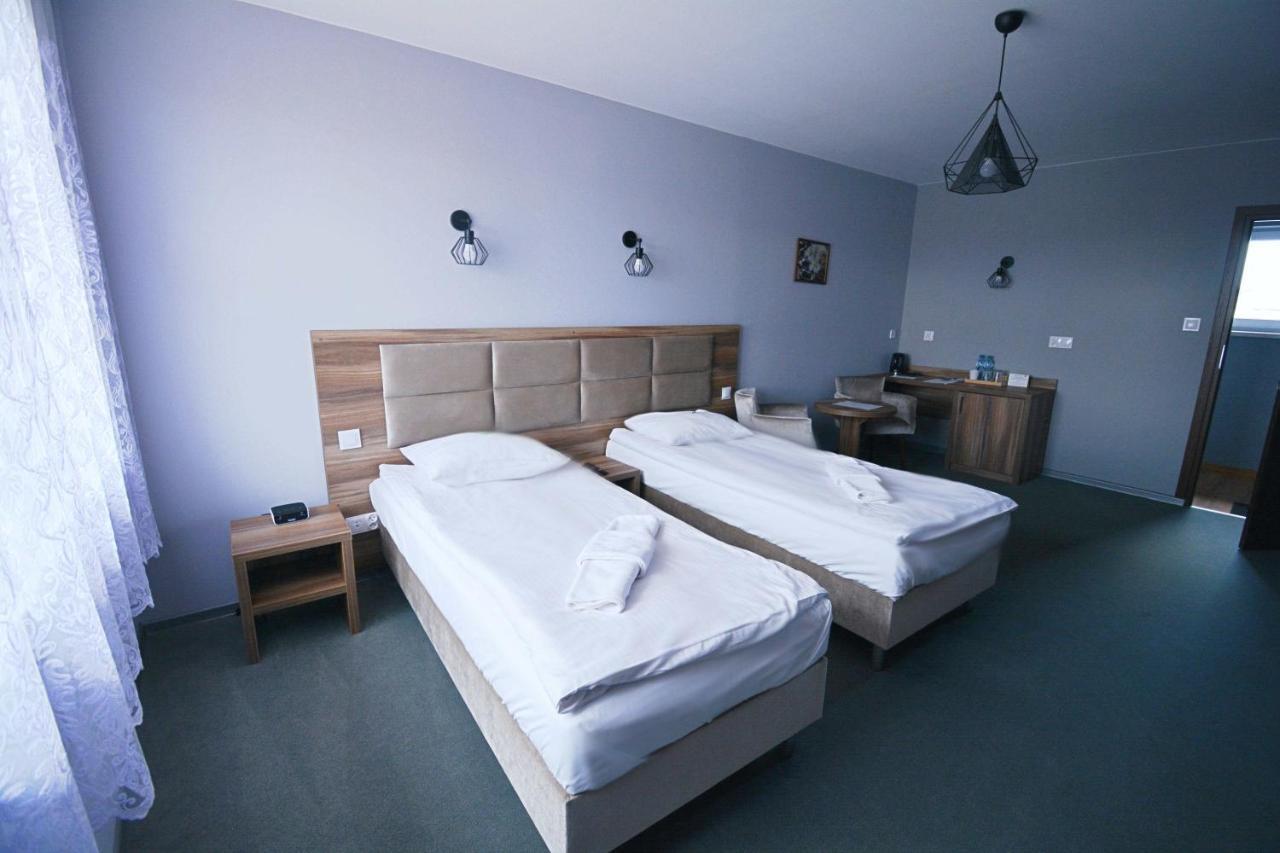 Hotel Awis Kutno Eksteriør bilde